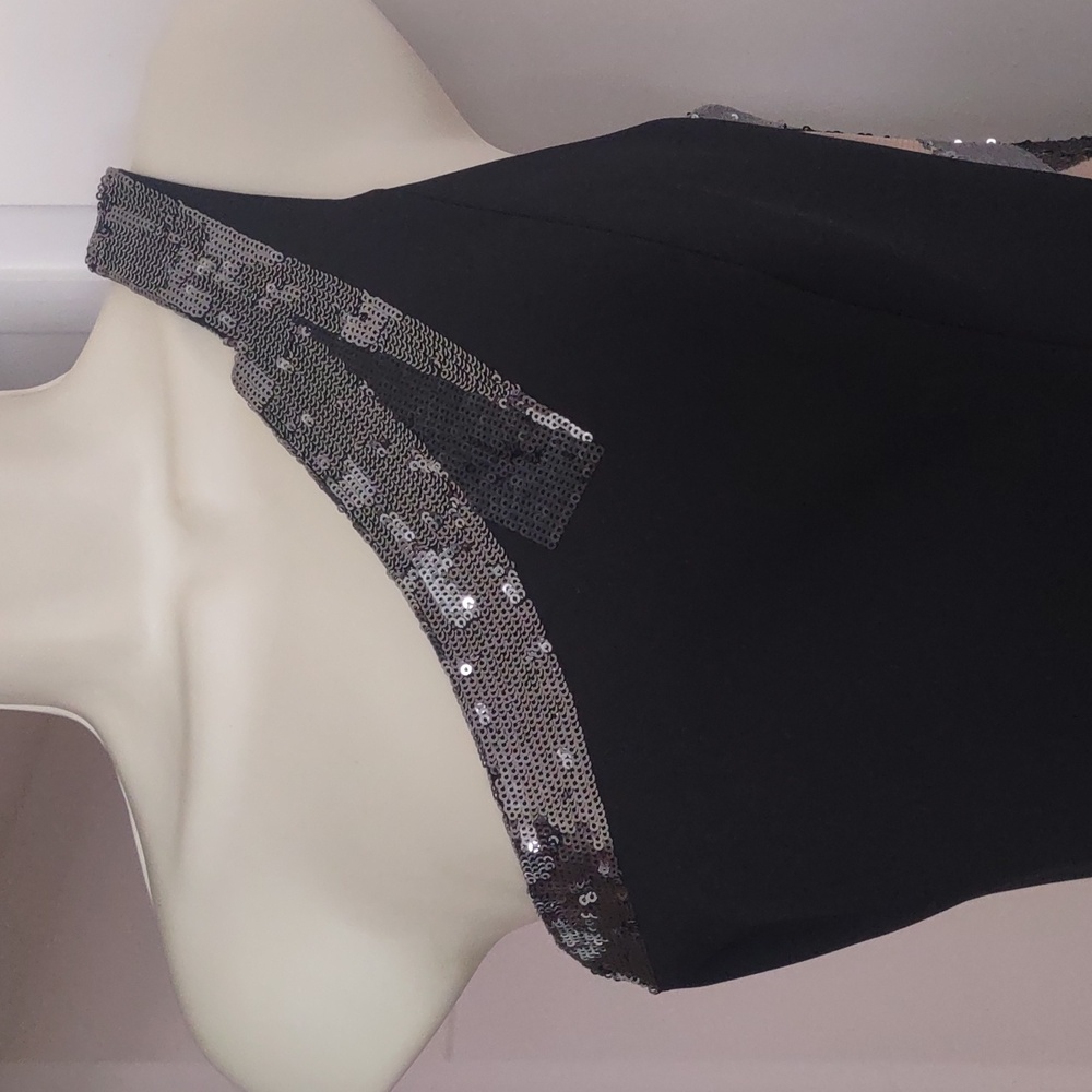 BCBGMaxAzria Black One-Shoulder Gown with Sequin Accents - Size 6 - Picture 3 of 10